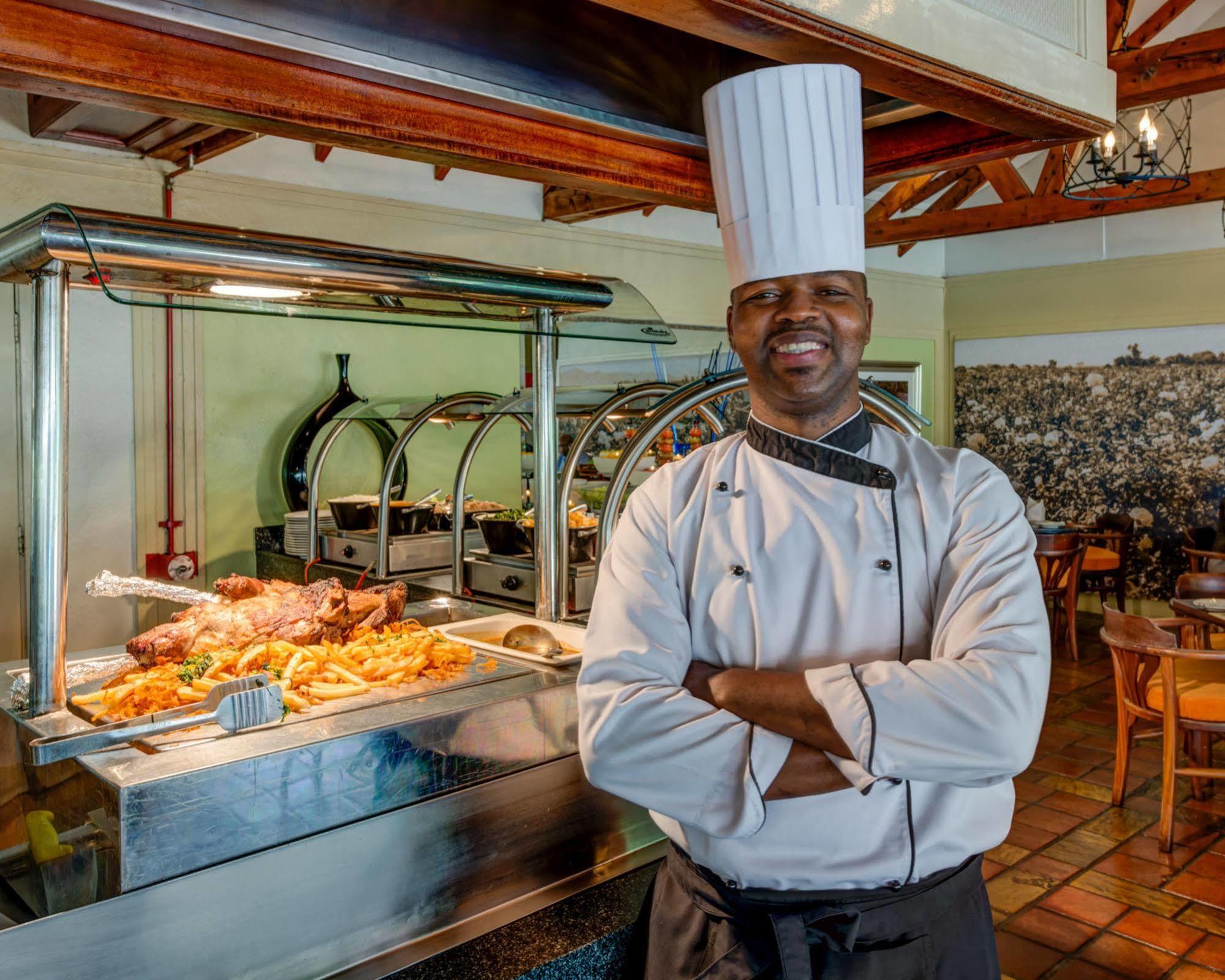 Southern Sun Mayfair Nairobi Bagian luar foto