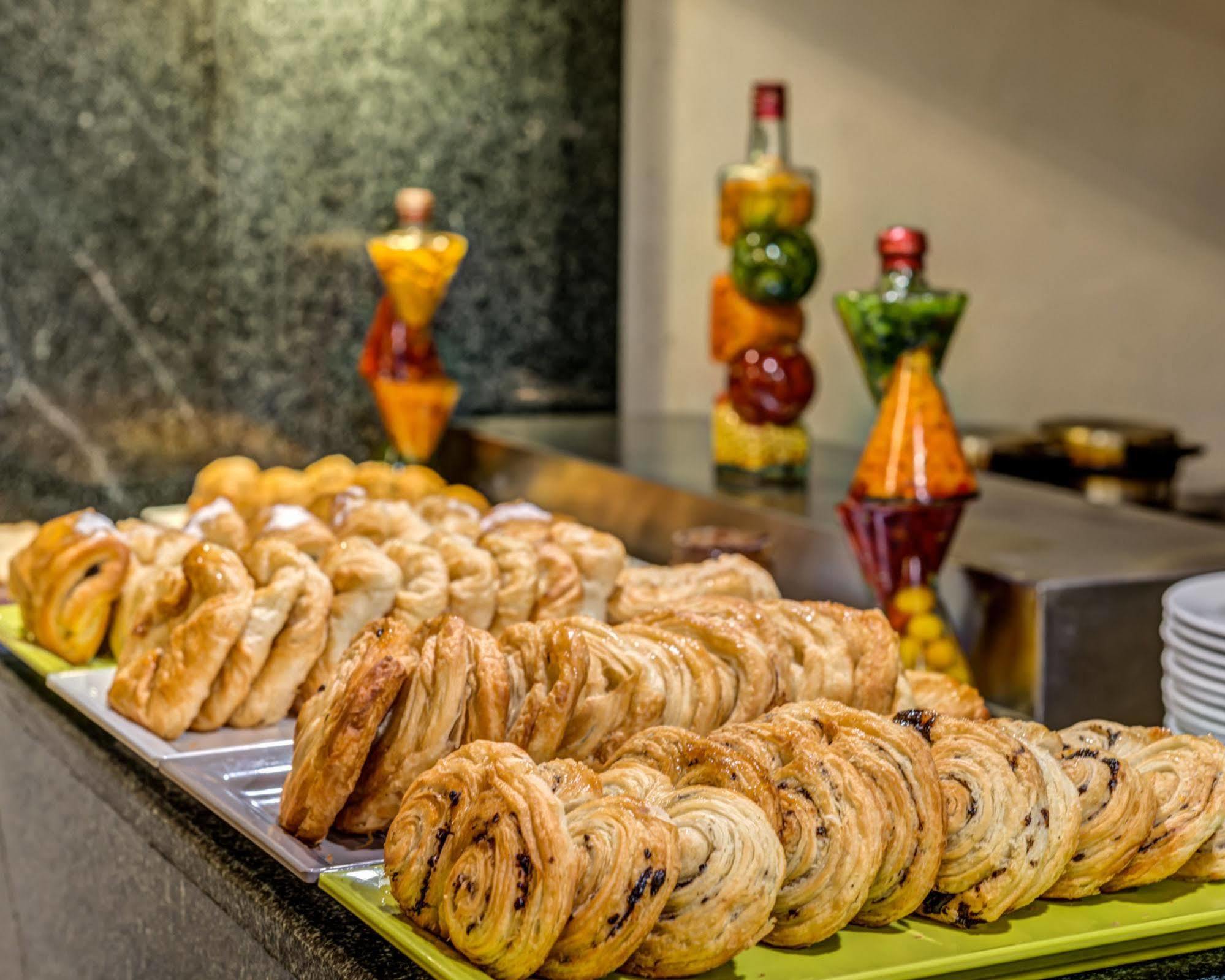 Southern Sun Mayfair Nairobi Bagian luar foto
