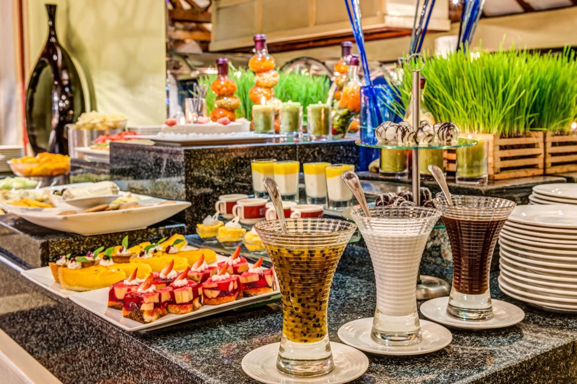 Southern Sun Mayfair Nairobi Bagian luar foto