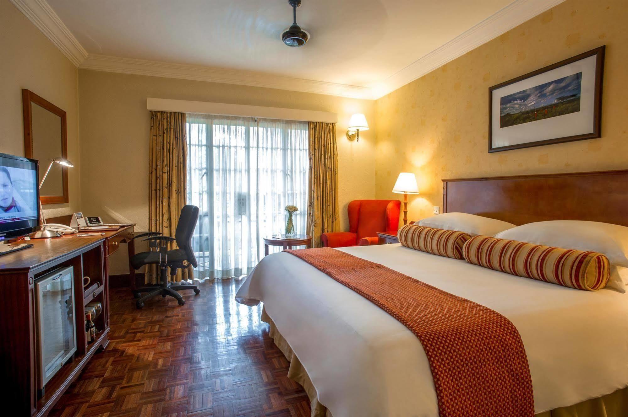 Southern Sun Mayfair Nairobi Bagian luar foto