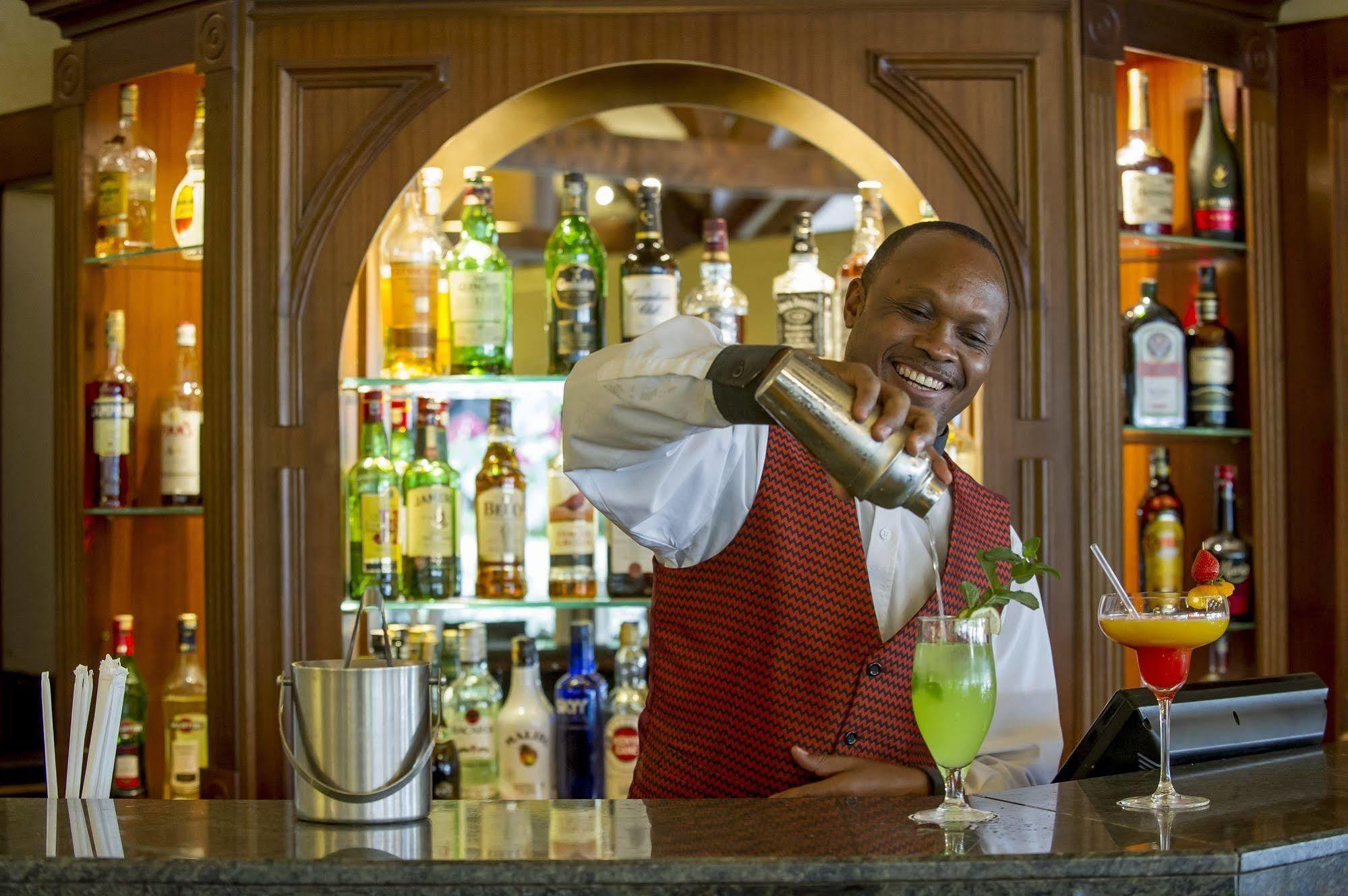 Southern Sun Mayfair Nairobi Bagian luar foto