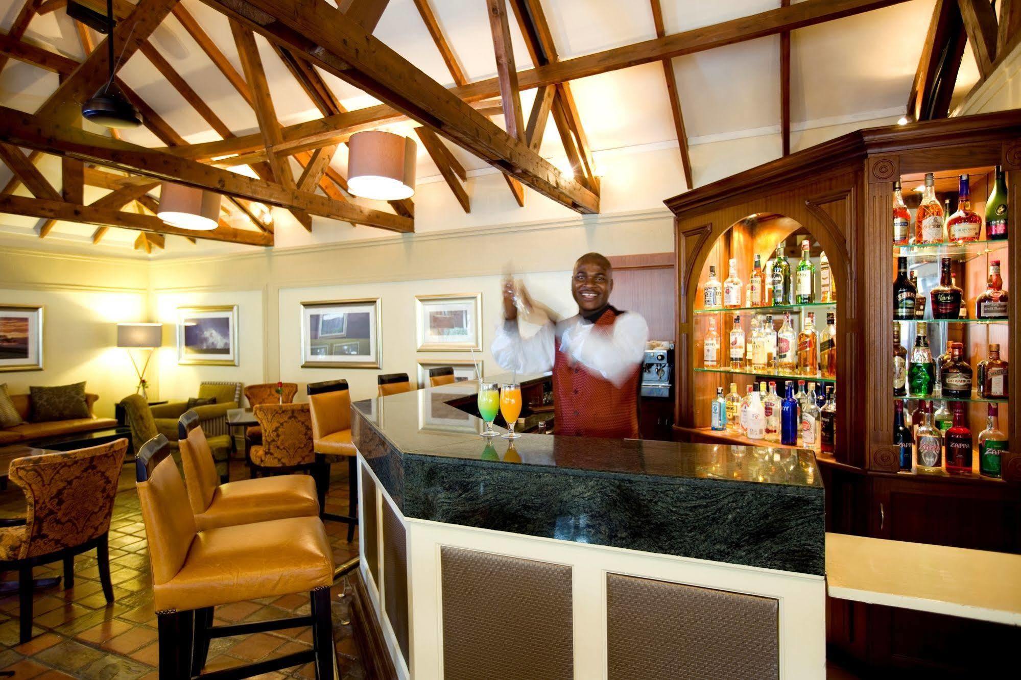 Southern Sun Mayfair Nairobi Bagian luar foto